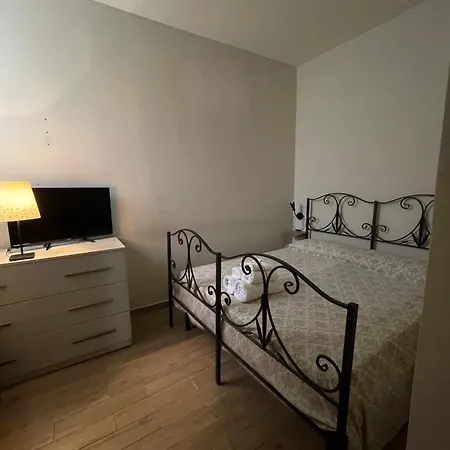 Beatrice Apartment *