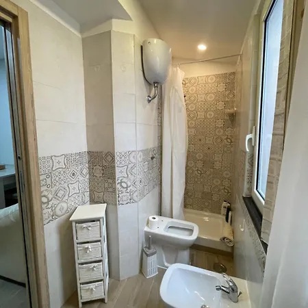 Beatrice Apartment *